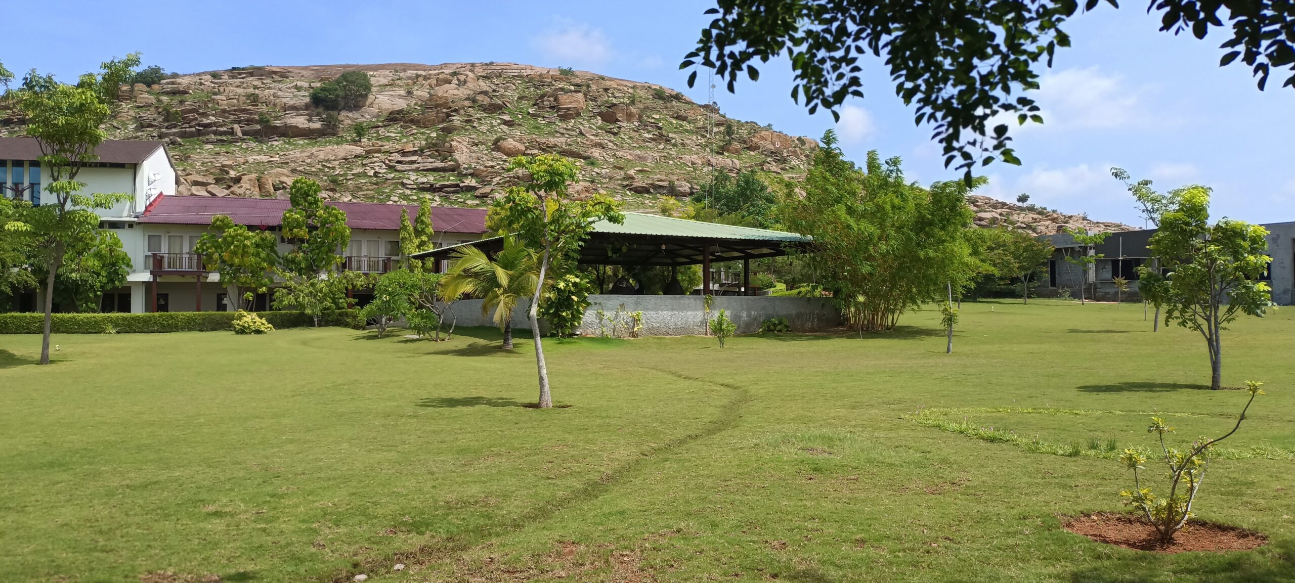 Shathayu, vegetarian yoga retreat